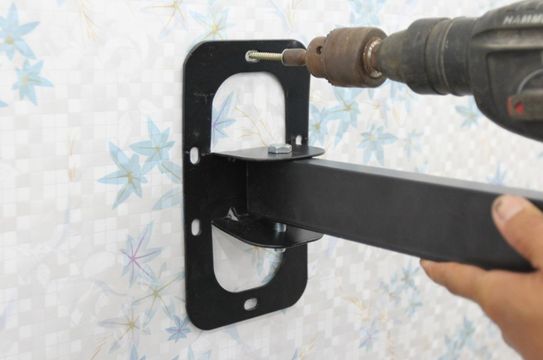 Cách lắp kệ tivi treo tường